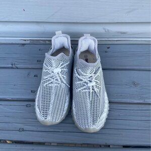 Belle girls gym shoes US 13